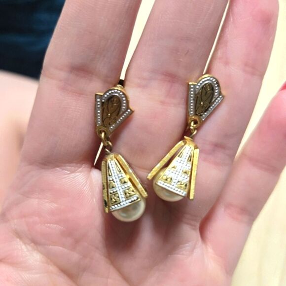 Vintage Damascene Pearl Dangle Earrings signed Spain Screw Back - Picture 2 of 7